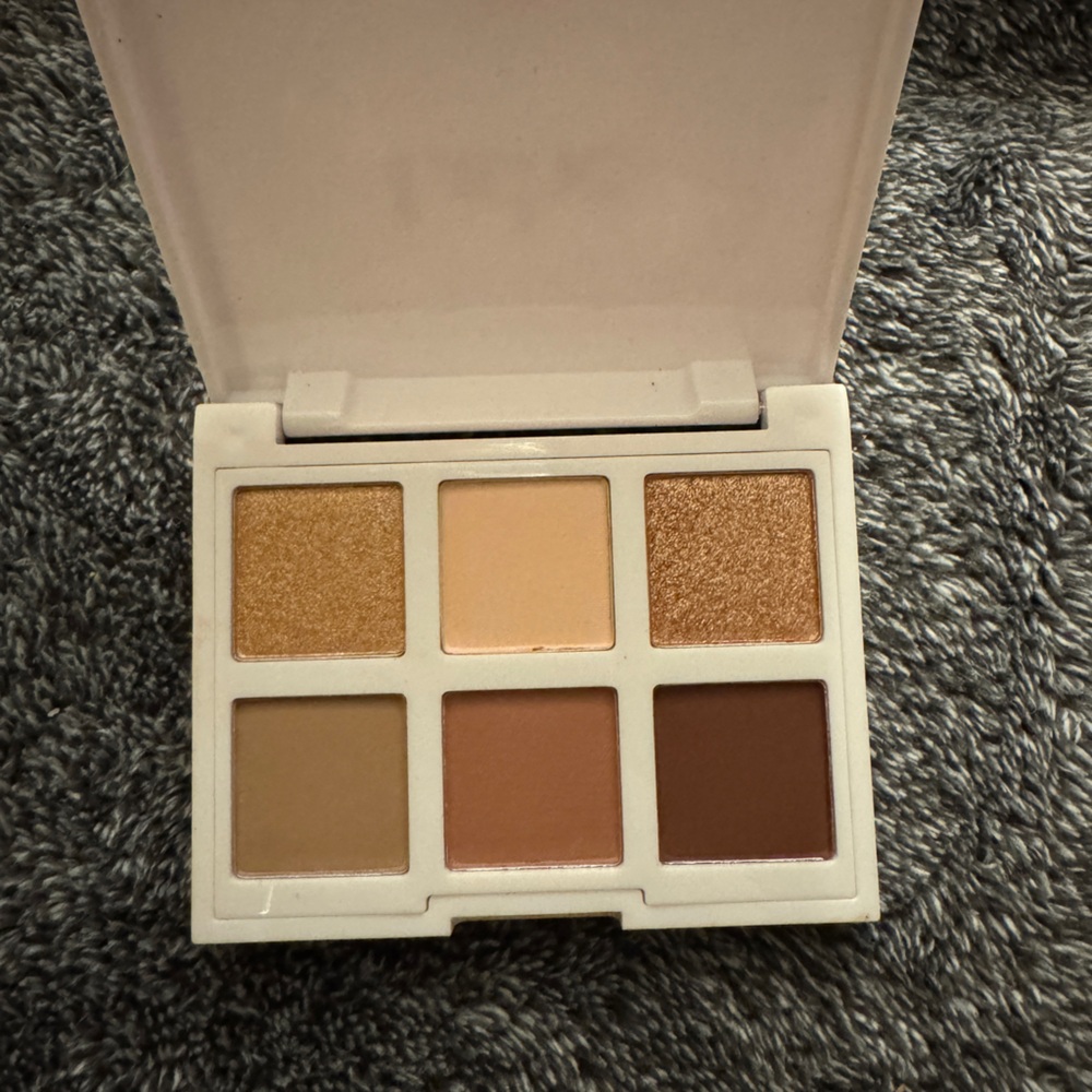 Lithe night and day eyeshadow palette